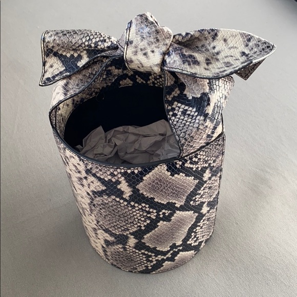 New Ulla Johnson Python Bucket bag - Picture 3 of 3